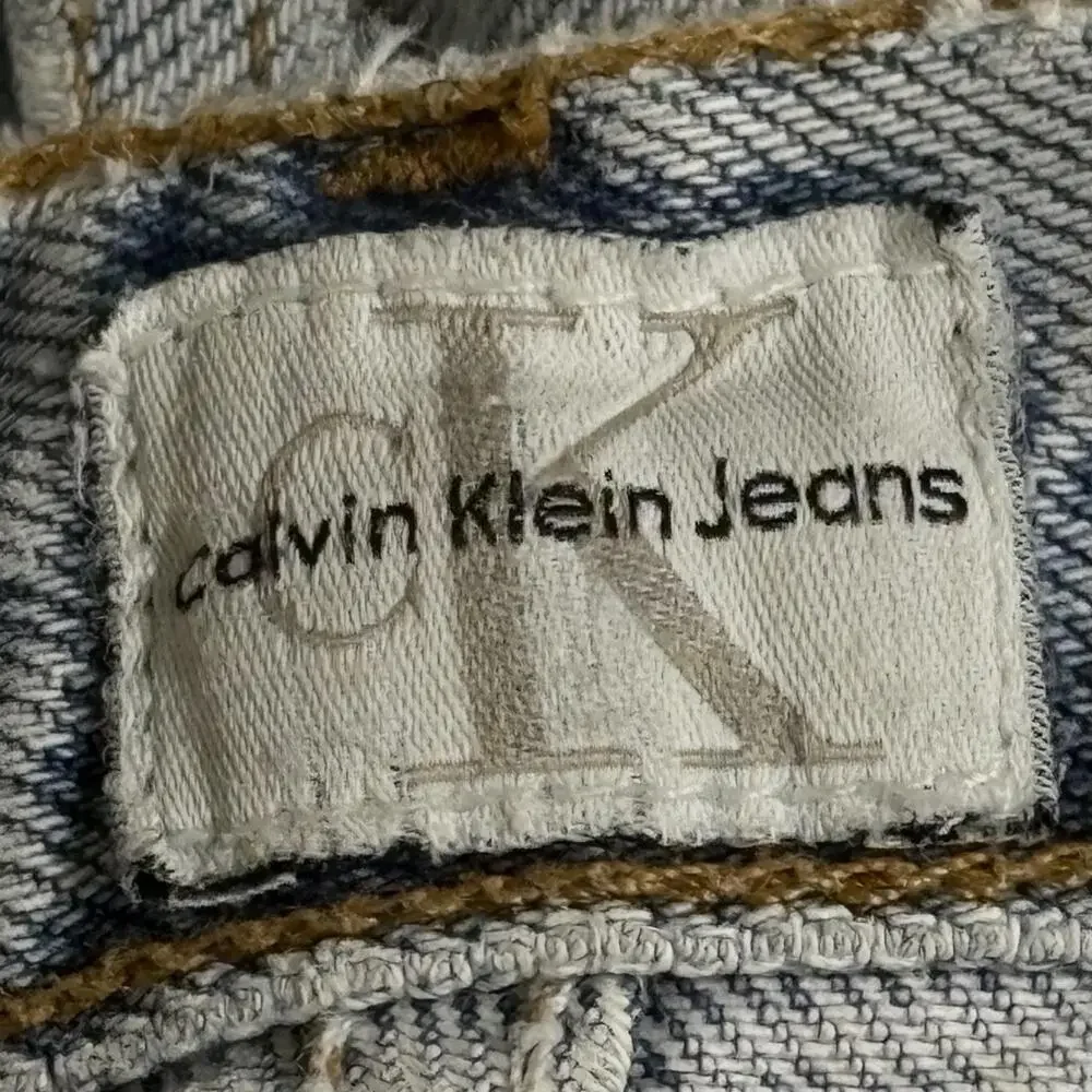 Vintage Calvin Klein Jeans Shorts Womens 12 Light Wash Denim Mid Rise 90s